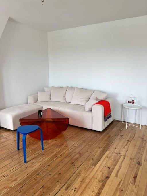 Homestay Proche Stade De France, Metro A 5min
